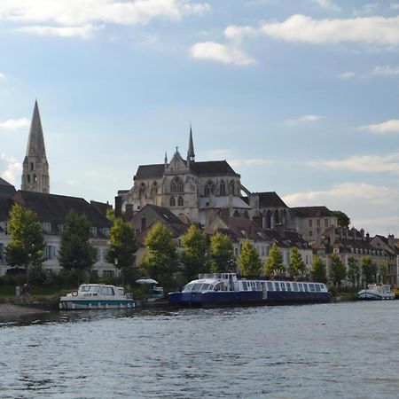 Gite Les Robins Vergigny Buitenkant foto